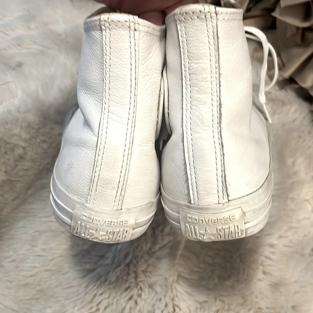 Converse Chuck Taylor All Star White Leather Hightop Lace Up Sneakers W-8 M-6
